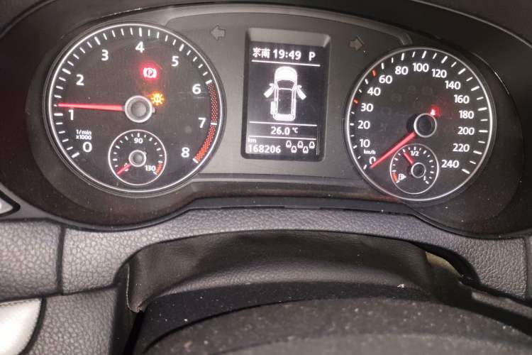 Used Volkswagen Sharan 2014 2.0 TSI Standard Model Odometer Close Up