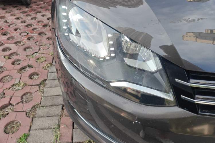 Used Volkswagen Sharan 2014 2.0 TSI Comfort Model Right Front Headlight