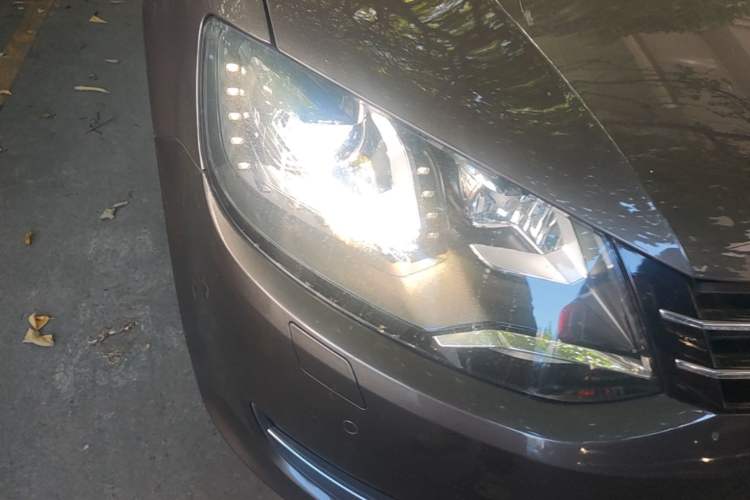 Used Volkswagen Sharan 2014 2.0 TSI Comfort Model Right Front Headlight