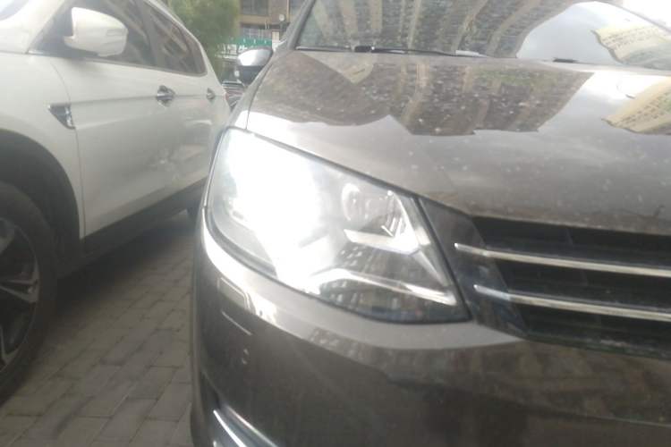 Used Volkswagen Sharan 2014 2.0 TSI Luxury Model Right Front Headlight