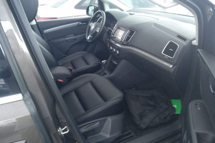 Used Volkswagen Sharan 2014 2.0 TSI Standard Model Right Front Seat