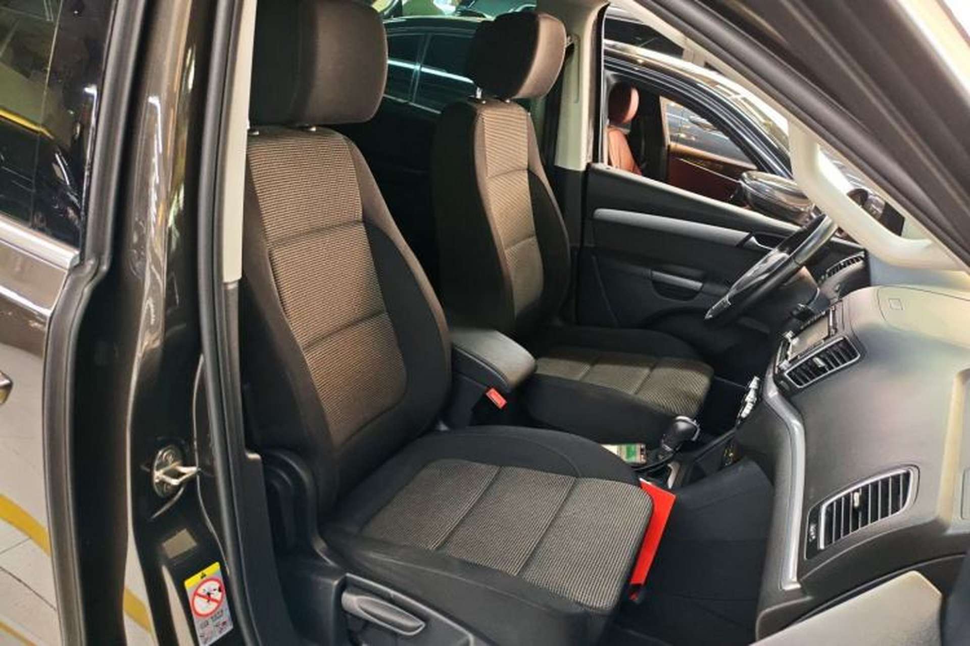 Used Volkswagen Sharan 2014 2.0 TSI Standard Model Right Front Seat