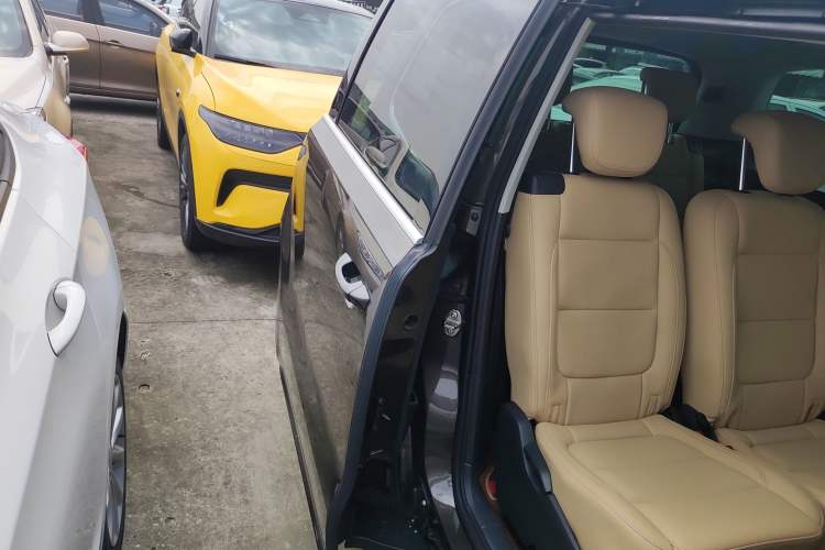 Used Volkswagen Sharan 2014 2.0 TSI Standard Model Right Rear Door Interior