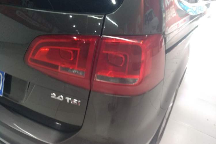Used Volkswagen Sharan 2014 2.0 TSI Standard Model Right Rear Taillight