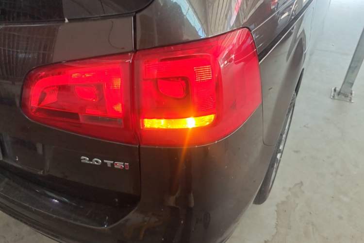 Used Volkswagen Sharan 2014 2.0 TSI Standard Model Right Rear Taillight
