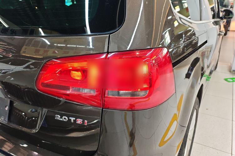 Used Volkswagen Sharan 2014 2.0 TSI Standard Model Right Rear Taillight