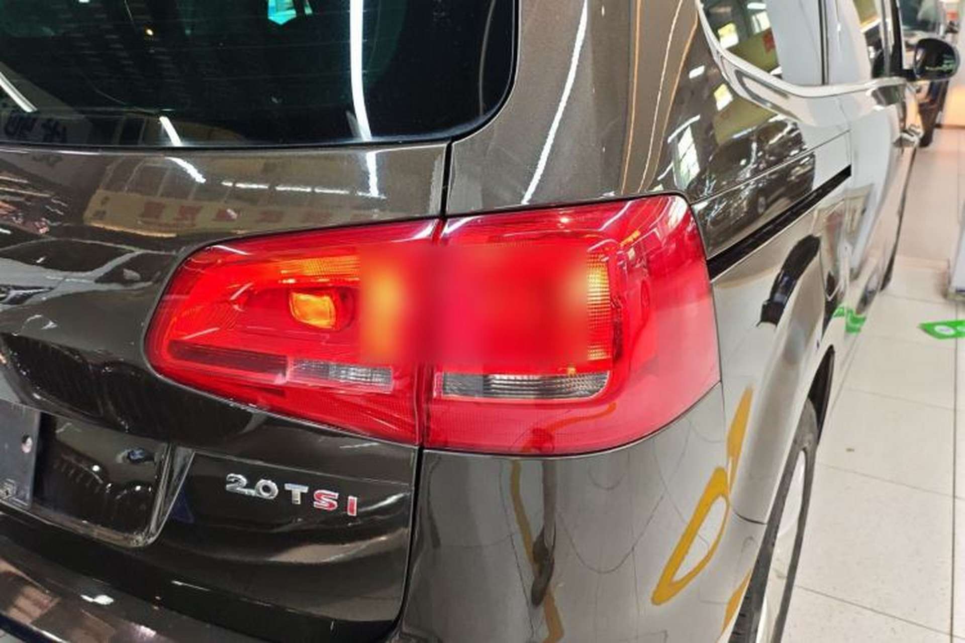 Used Volkswagen Sharan 2014 2.0 TSI Standard Model Right Rear Taillight