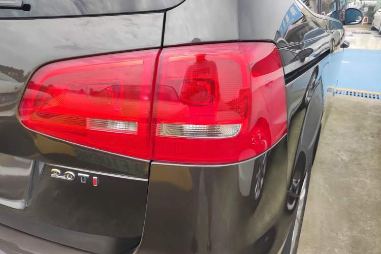 Used Volkswagen Sharan 2014 2.0 TSI Standard Model Right Rear Taillight