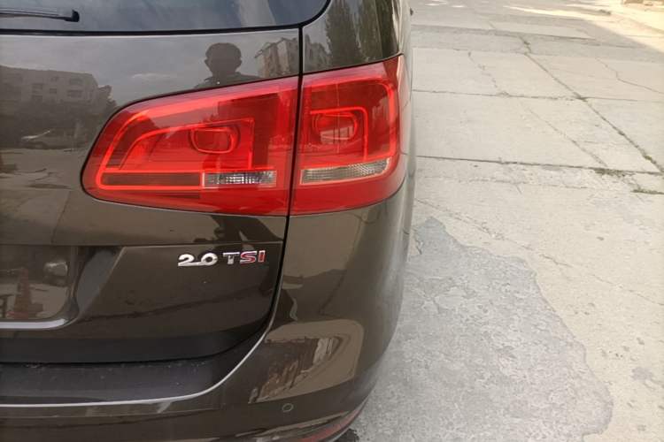 Used Volkswagen Sharan 2014 2.0 TSI Standard Model Right Rear Taillight