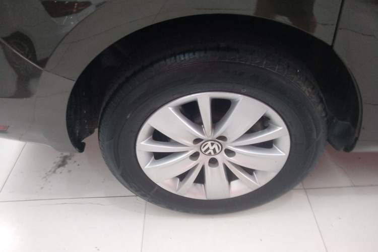 Used Volkswagen Sharan 2014 2.0 TSI Standard Model Right Rear Wheel Hub