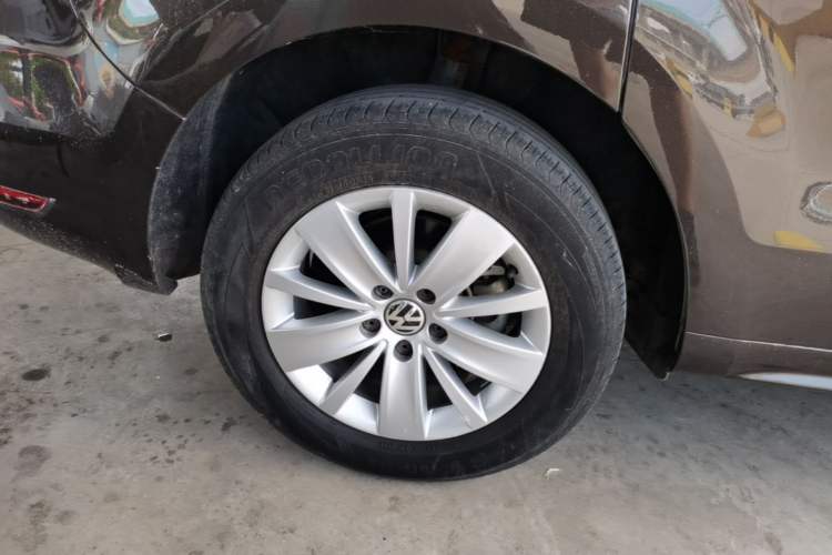 Used Volkswagen Sharan 2014 2.0 TSI Standard Model Right Rear Wheel Hub