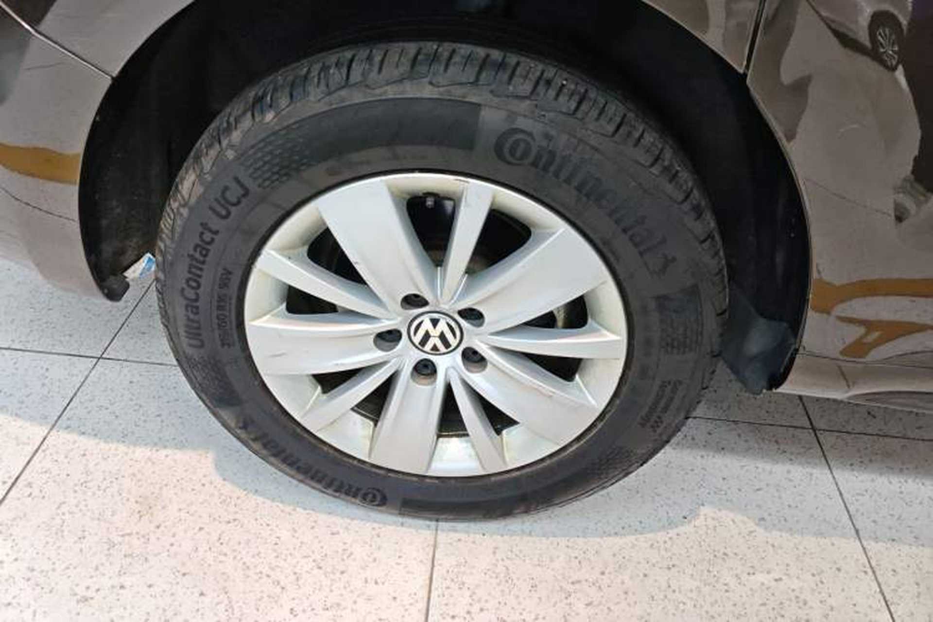 Used Volkswagen Sharan 2014 2.0 TSI Standard Model Right Rear Wheel Hub