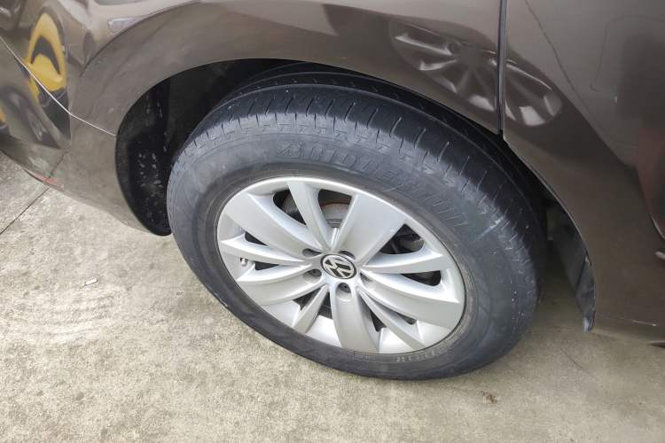 Used Volkswagen Sharan 2014 2.0 TSI Standard Model Right Rear Wheel Hub