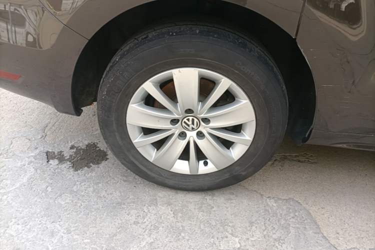 Used Volkswagen Sharan 2014 2.0 TSI Standard Model Right Rear Wheel Hub
