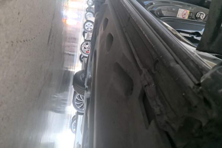 Used Volkswagen Sharan 2014 2.0 TSI Standard Model Right Side Sill