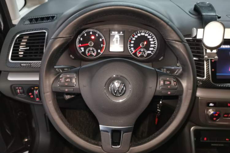 Used Volkswagen Sharan 2014 2.0 TSI Standard Model Steering Wheel