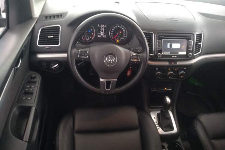 Used Volkswagen Sharan 2014 2.0 TSI Standard Model Steering Wheel