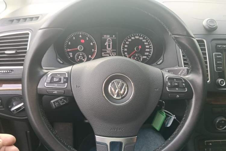 Used Volkswagen Sharan 2014 2.0 TSI Comfort Model Steering Wheel