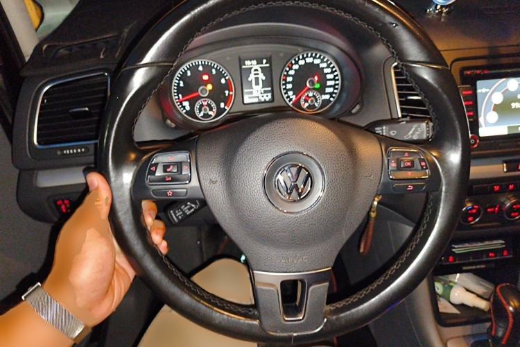 Used Volkswagen Sharan 2014 2.0 TSI Standard Model Steering Wheel