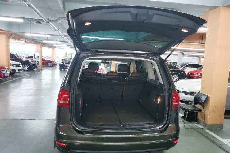 Used Volkswagen Sharan 2014 2.0 TSI Standard Model Trunk
