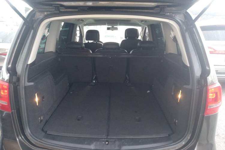 Used Volkswagen Sharan 2014 2.0 TSI Standard Model Trunk