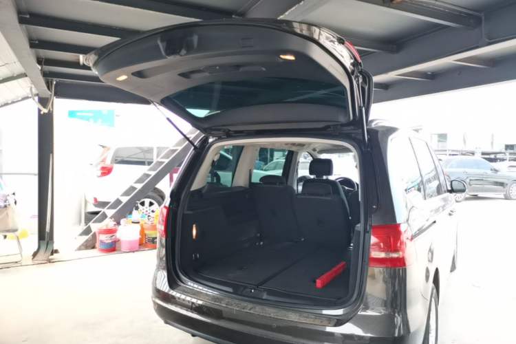 Used Volkswagen Sharan 2014 2.0 TSI Standard Model Trunk