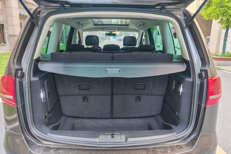 Used Volkswagen Sharan 2014 2.0 TSI Standard Model Trunk