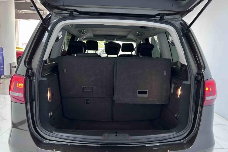 Used Volkswagen Sharan 2014 2.0 TSI Standard Model Trunk