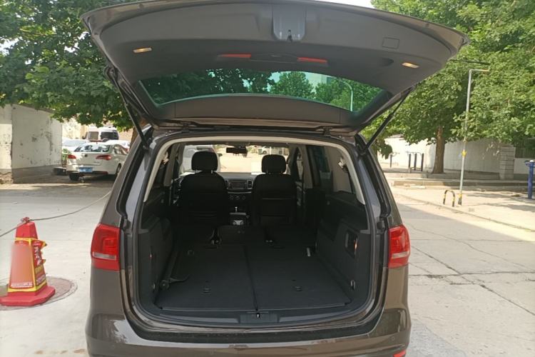 Used Volkswagen Sharan 2014 2.0 TSI Standard Model Trunk