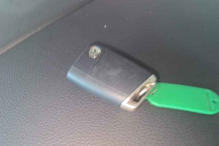 Used Volkswagen Sharan 2014 2.0 TSI Standard Model Vehicle Key