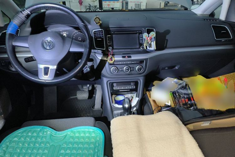 Used Volkswagen Sharan 2014 2.0 TSI Standard Model Center Console