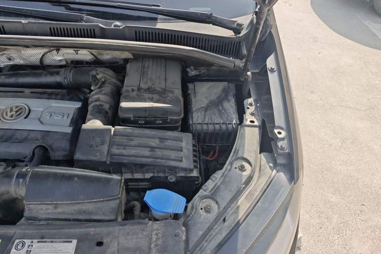 Used Volkswagen Sharan 2014 2.0 TSI Standard Model Engine Bay Left