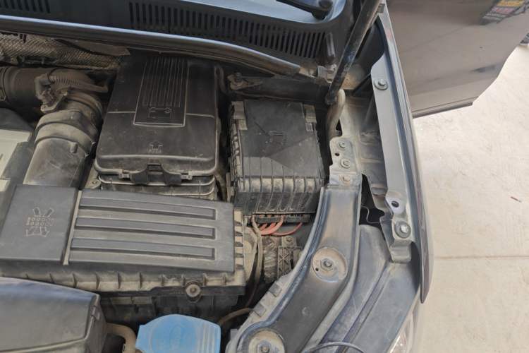 Used Volkswagen Sharan 2014 2.0 TSI Comfort Model Engine Bay Left