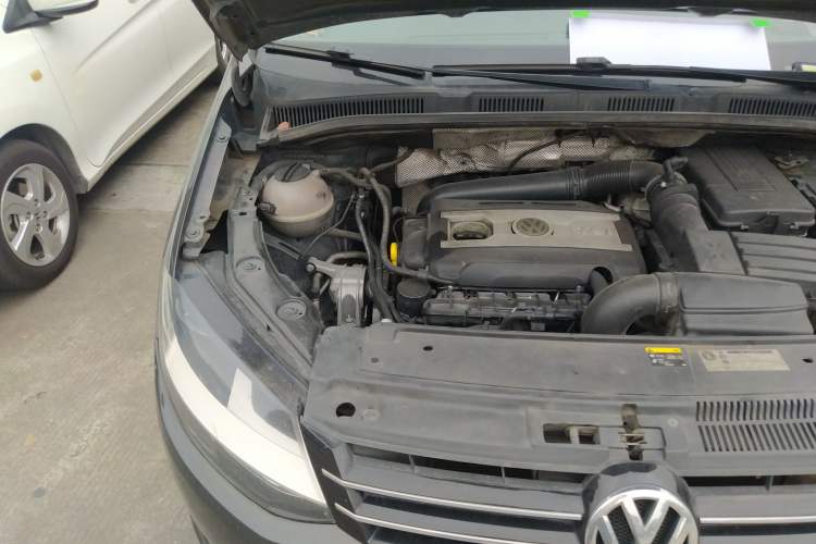 Used Volkswagen Sharan 2014 2.0 TSI Standard Model Engine Bay Right