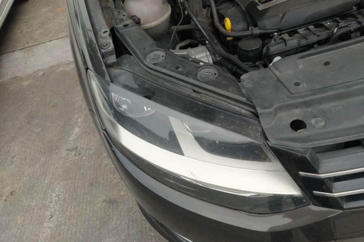 Used Volkswagen Sharan 2014 2.0 TSI Standard Model Right Front Headlight