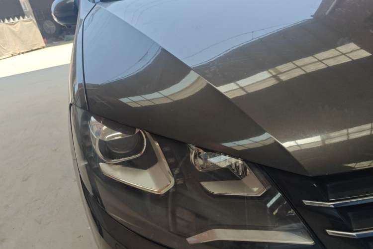 Used Volkswagen Sharan 2014 2.0 TSI Comfort Model Right Front Headlight