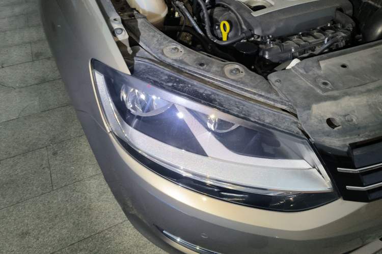 Used Volkswagen Sharan 2014 2.0 TSI Standard Model Right Front Headlight