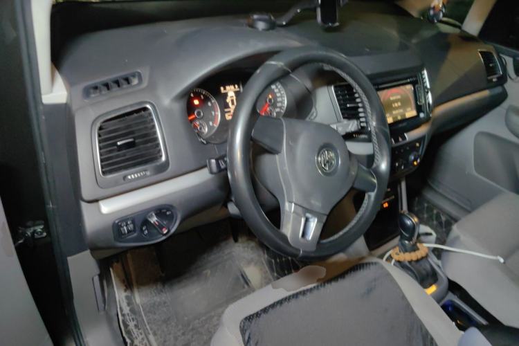Used Volkswagen Sharan 2014 2.0 TSI Standard Model Steering Wheel