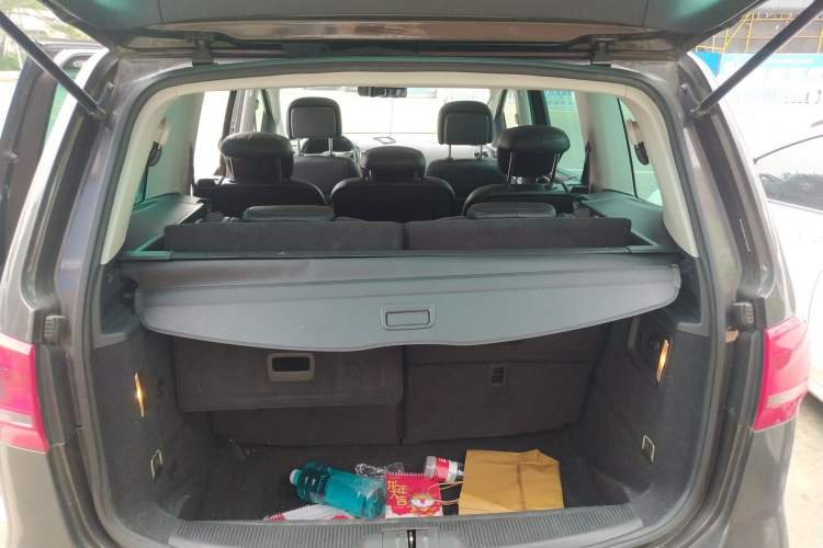 Used Volkswagen Sharan 2014 2.0 TSI Standard Model Trunk