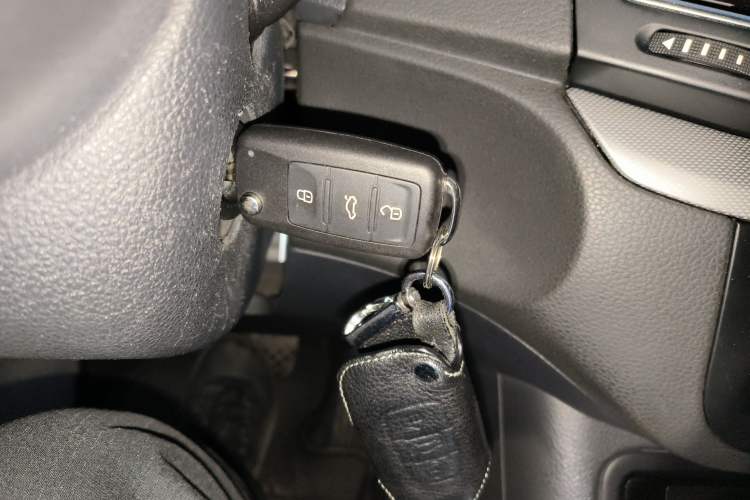 Used Volkswagen Sharan 2014 2.0 TSI Standard Model Vehicle Key