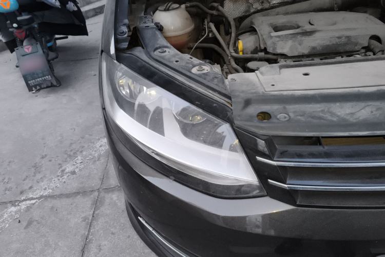 Used Volkswagen Sharan 2014 2.0 TSI Standard Model Right Front Headlight