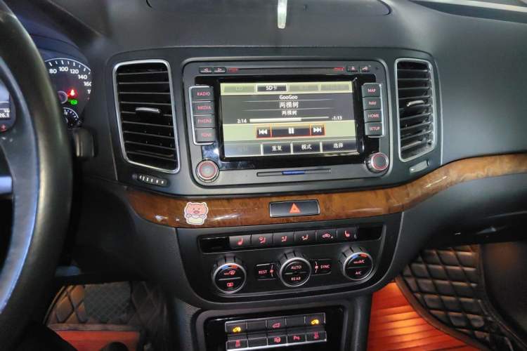 Used Volkswagen Sharan 2014 2.0 TSI Luxury Model Audio And AC Panel