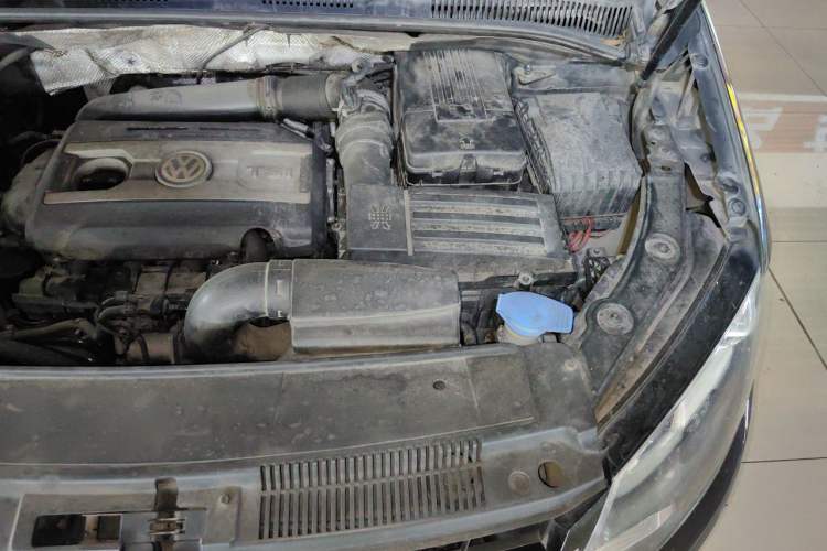 Used Volkswagen Sharan 2014 2.0 TSI Luxury Model Engine Bay Left