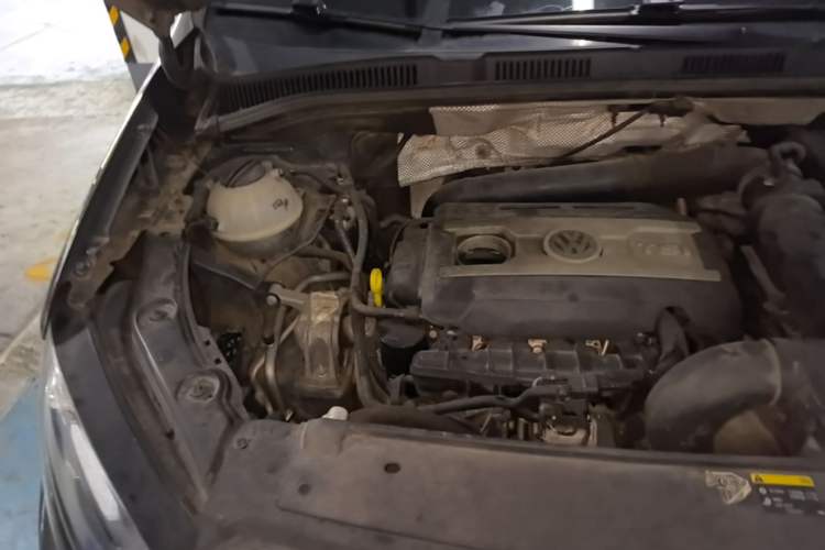 Used Volkswagen Sharan 2014 2.0 TSI Comfort Model Engine Bay Right