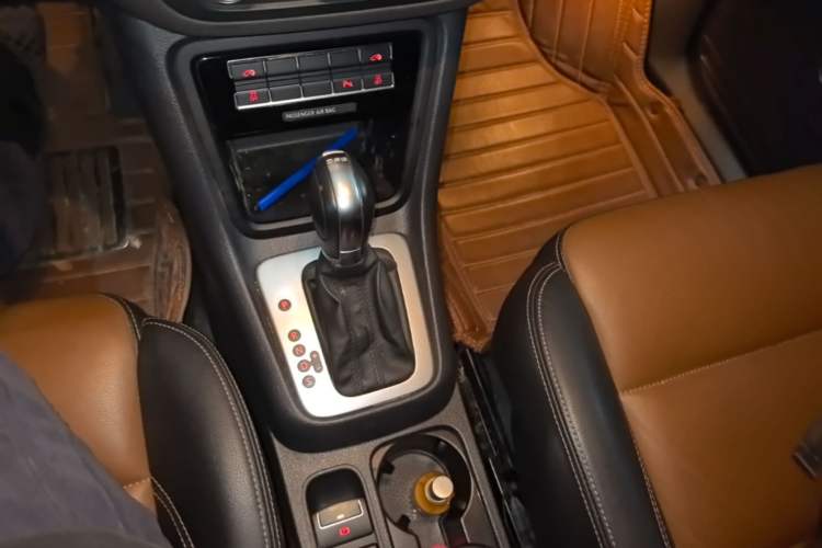 Used Volkswagen Sharan 2014 2.0 TSI Comfort Model Gear Lever