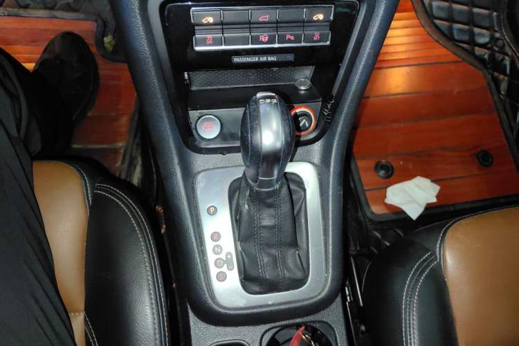 Used Volkswagen Sharan 2014 2.0 TSI Luxury Model Gear Lever