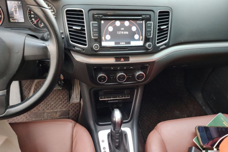 Used Volkswagen Sharan 2014 2.0 TSI Standard Model Audio And AC Panel