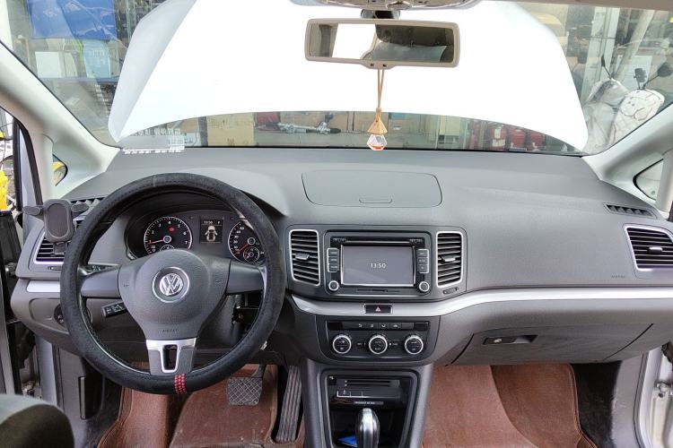 Used Volkswagen Sharan 2014 2.0 TSI Standard Model Center Console