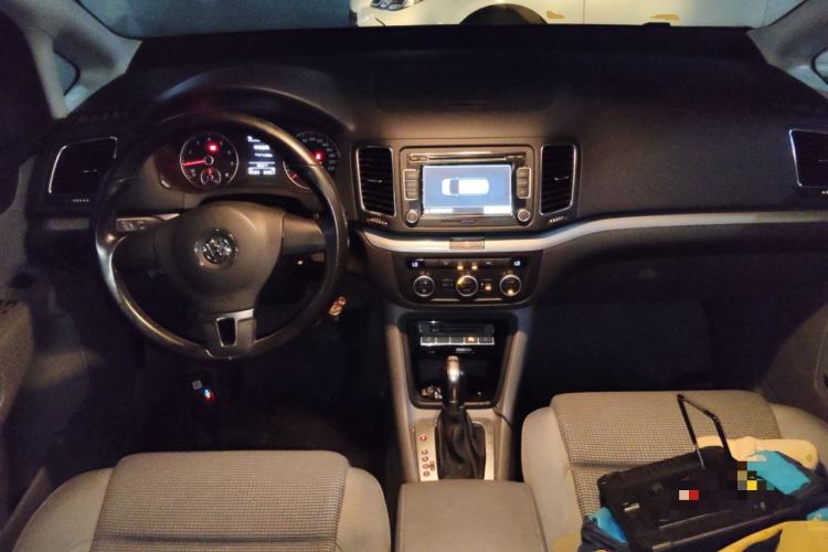 Used Volkswagen Sharan 2014 2.0 TSI Standard Model Center Console