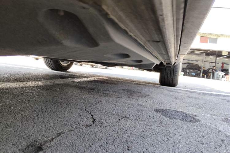 Used Volkswagen Sharan 2014 2.0 TSI Standard Model Chassis Front Left